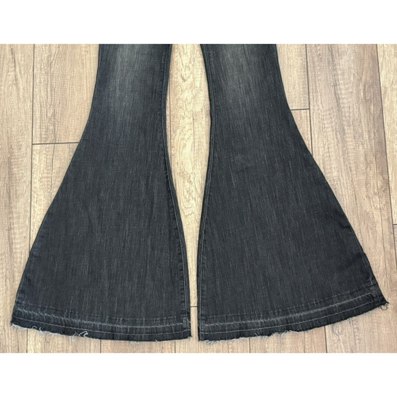 We The Free Free Bell Bottom Button Front Frayed Hem Black Denim Jeans Size 26 - Picture 6 of 16